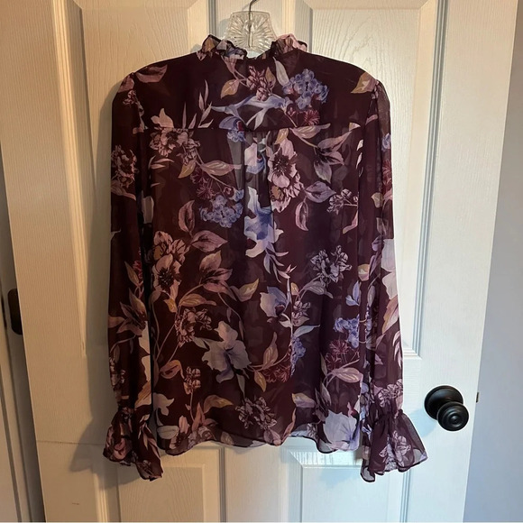 White House Black Market sheer floral blouse, small, office, date, spring - Picture 6 of 7